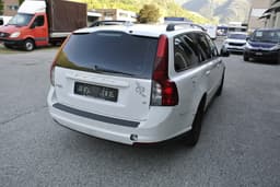 VOLVO V50 7