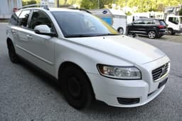 VOLVO V50 4