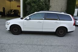 VOLVO V50 9