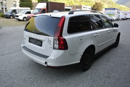 VOLVO V50 6