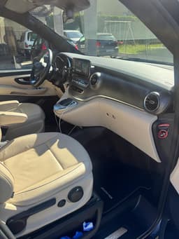 MERCEDES-BENZ V 300  21