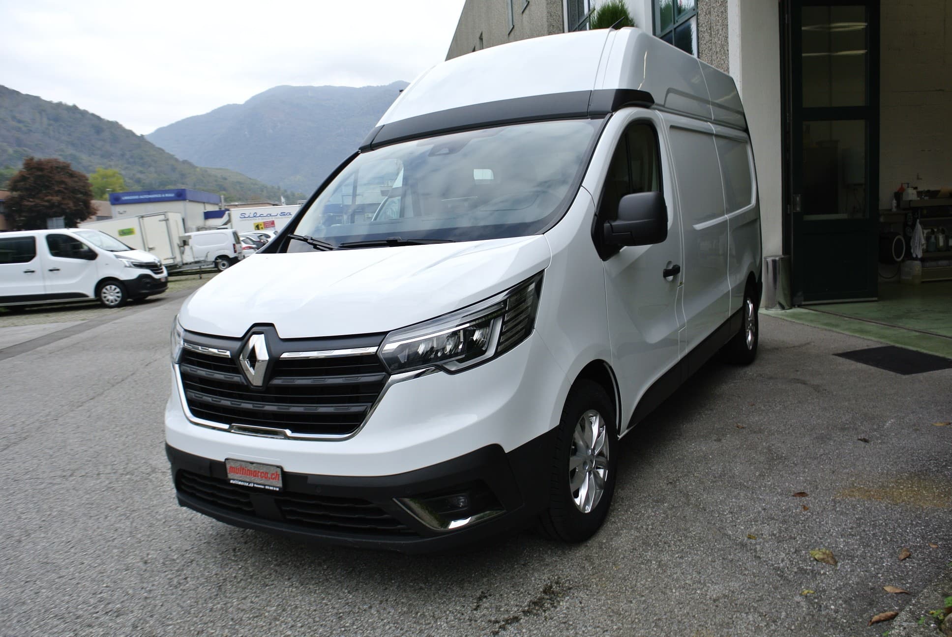 RENAULT TRAFIC